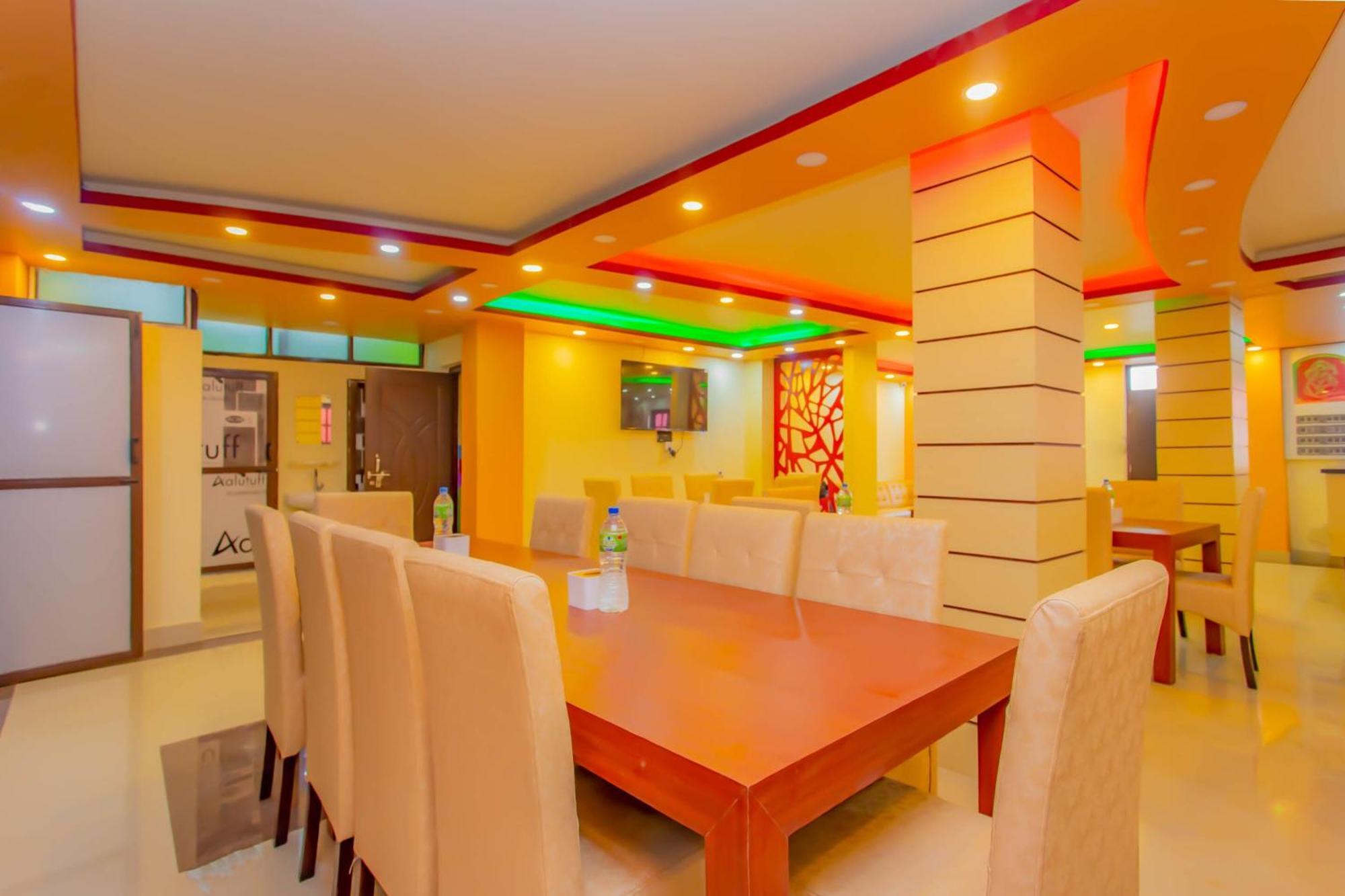 Oyo 589 Hotel Trimurti Katmandu Zewnętrze zdjęcie