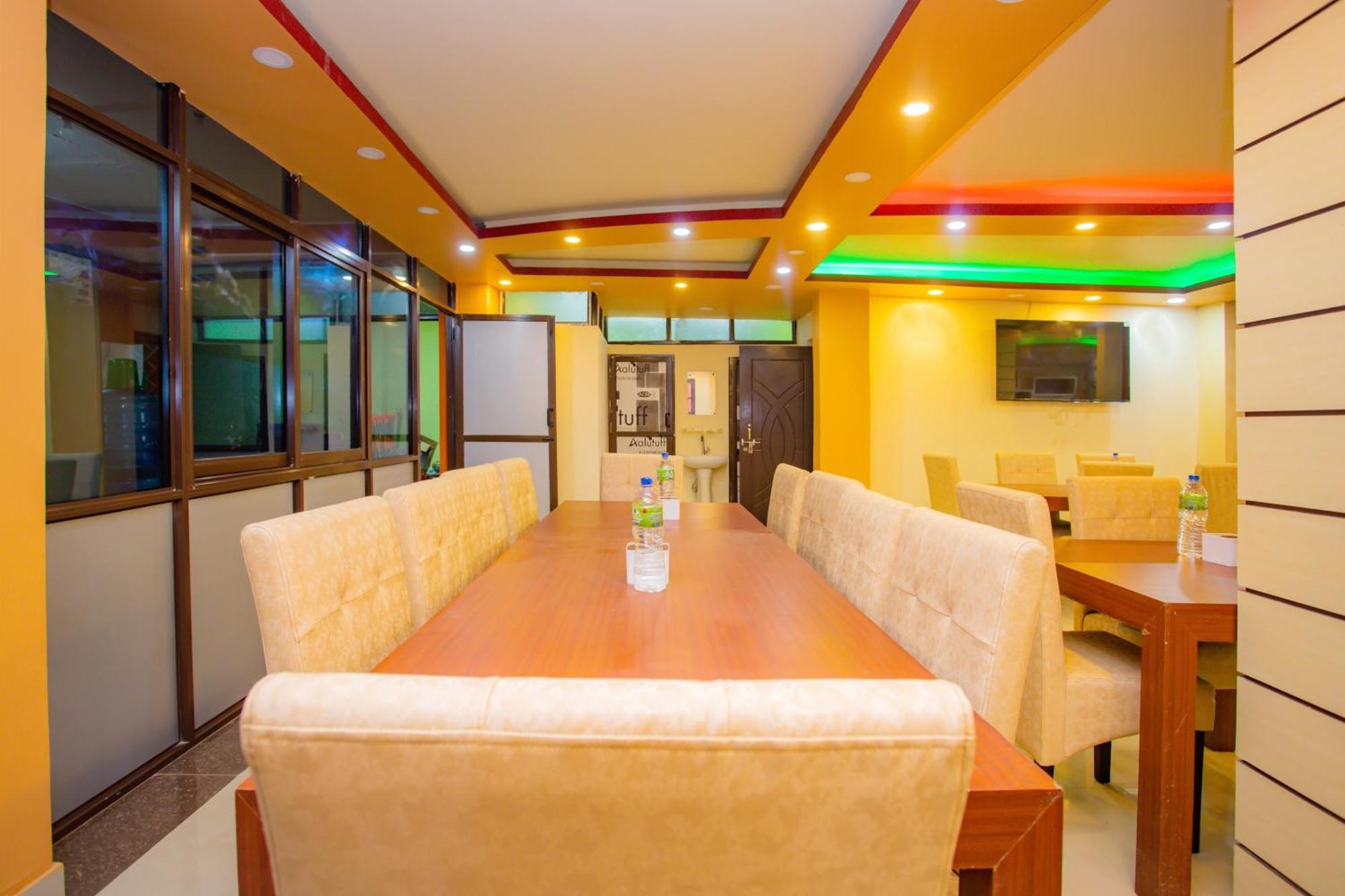 Oyo 589 Hotel Trimurti Katmandu Zewnętrze zdjęcie