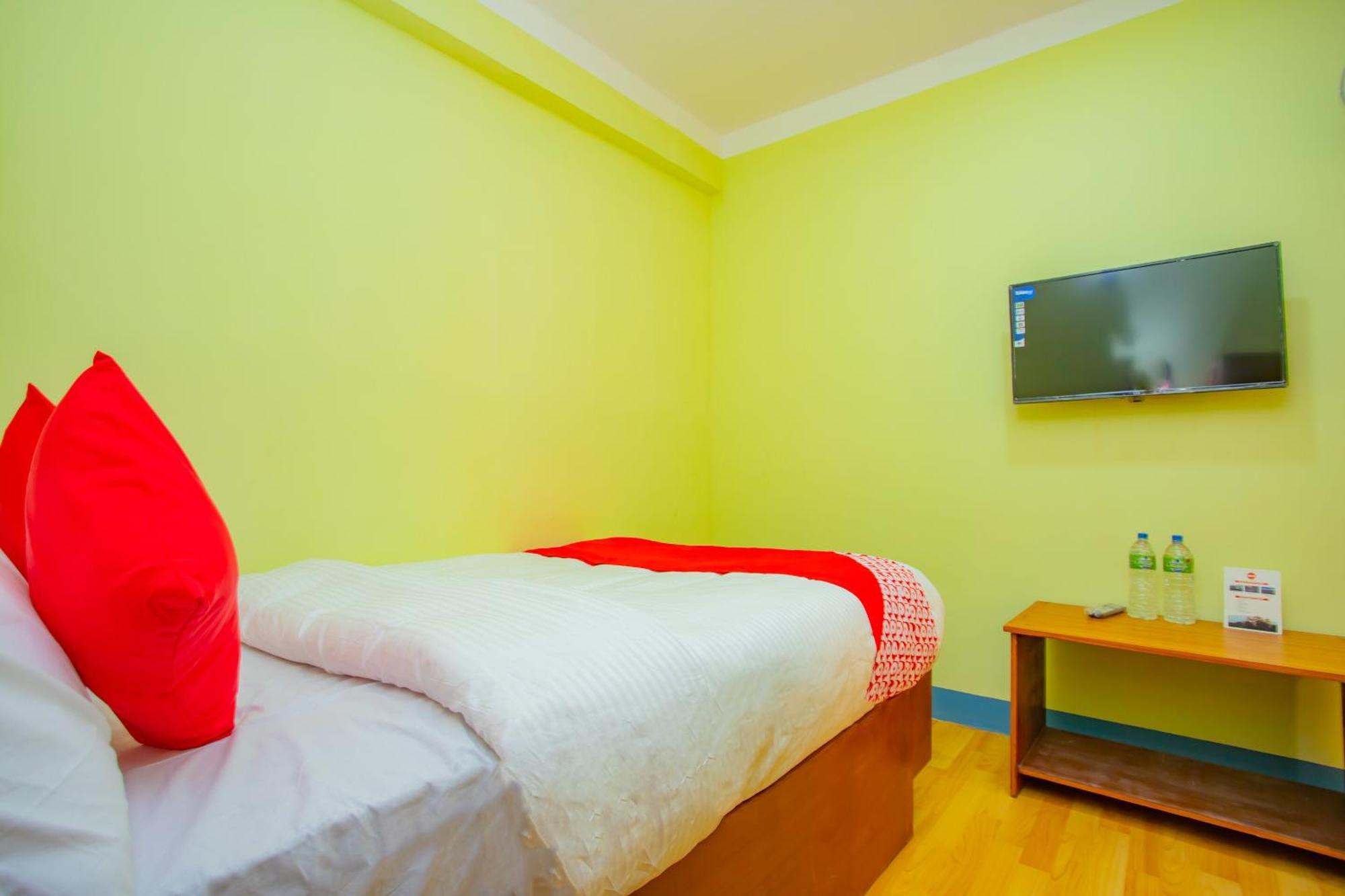 Oyo 589 Hotel Trimurti Katmandu Zewnętrze zdjęcie
