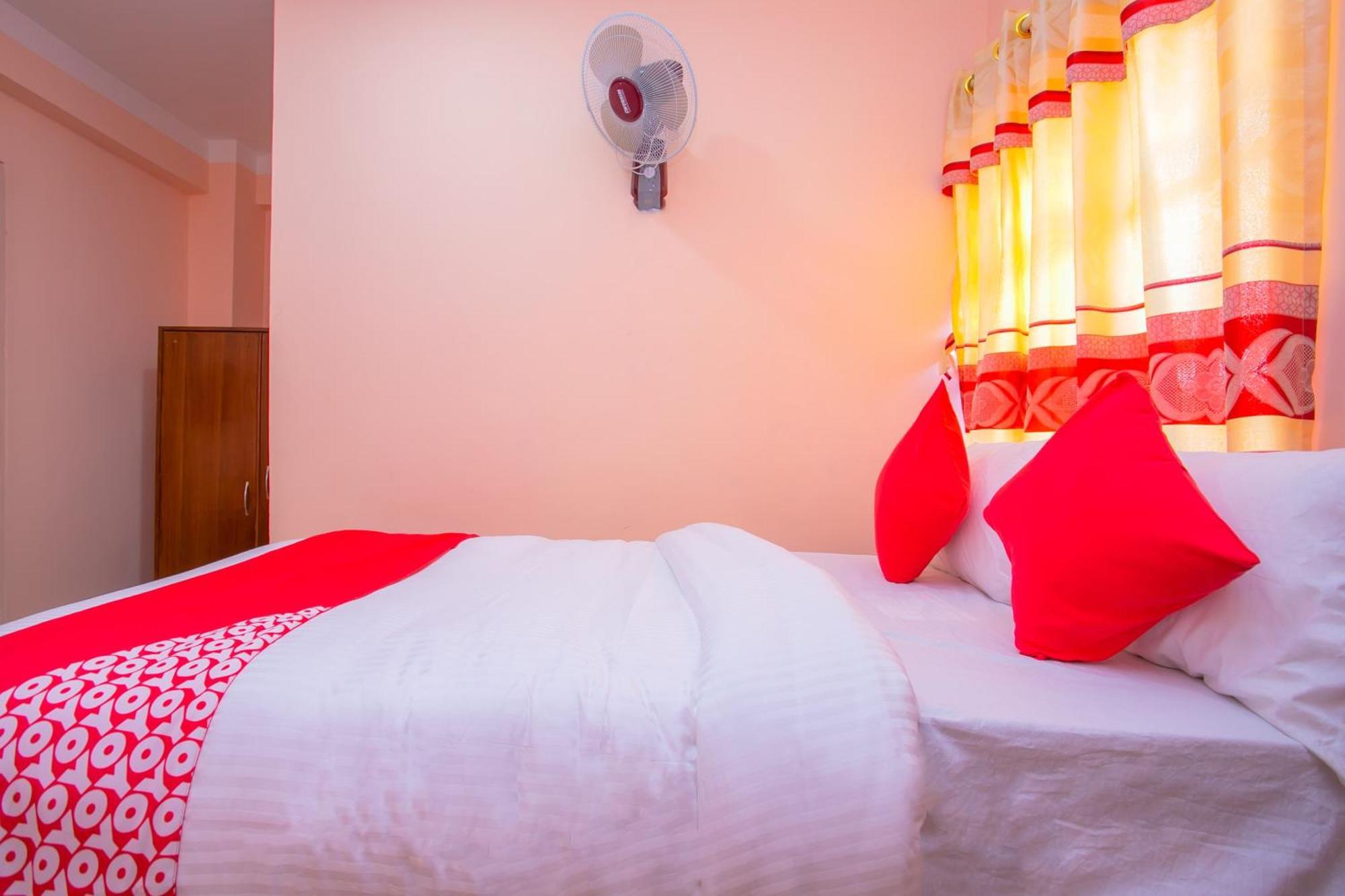 Oyo 589 Hotel Trimurti Katmandu Zewnętrze zdjęcie