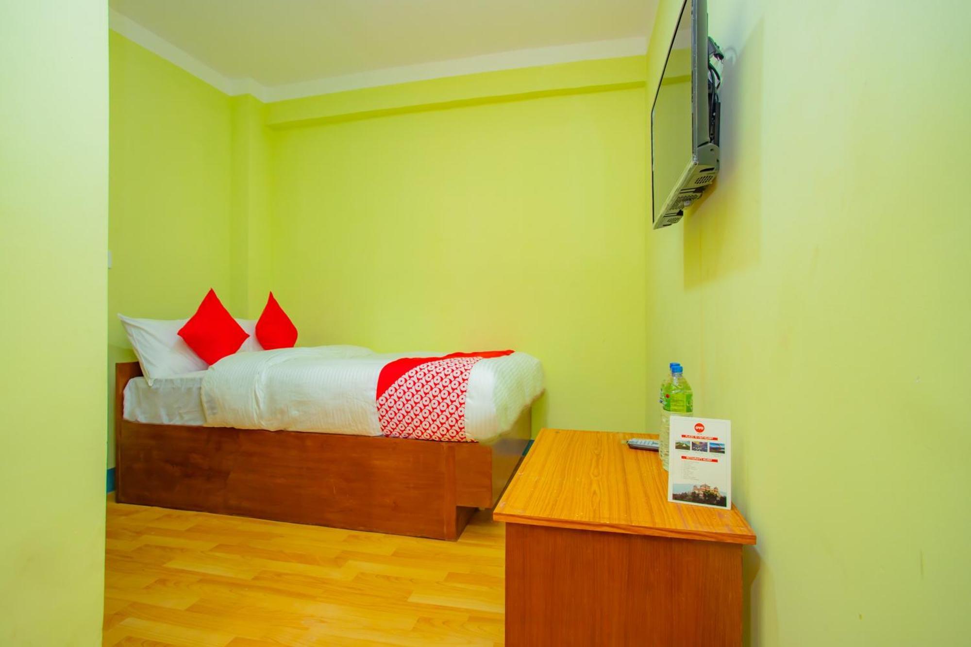 Oyo 589 Hotel Trimurti Katmandu Zewnętrze zdjęcie